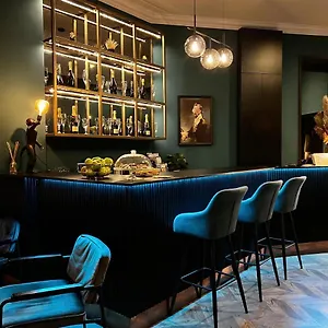 Hotel Rumor, Budapeste